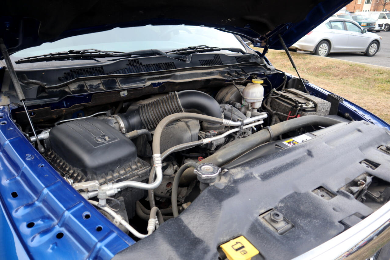 RAM 1500 Classic SLT 4x4 Crew Cab 6'4" Box 2019