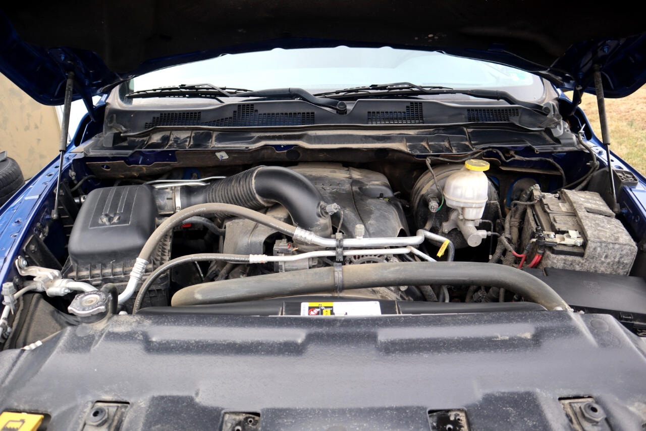 RAM 1500 Classic SLT 4x4 Crew Cab 6'4" Box 2019