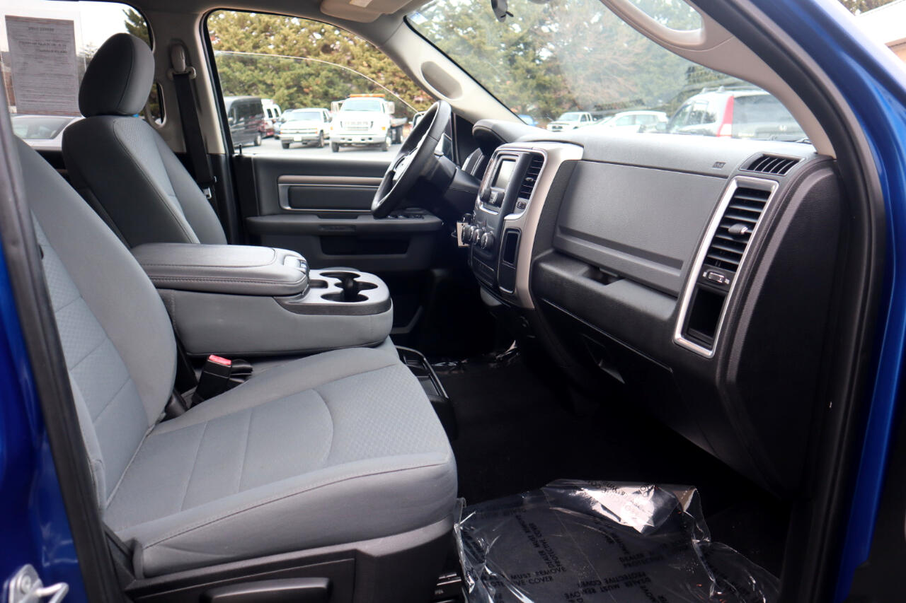 RAM 1500 Classic SLT 4x4 Crew Cab 6'4" Box 2019