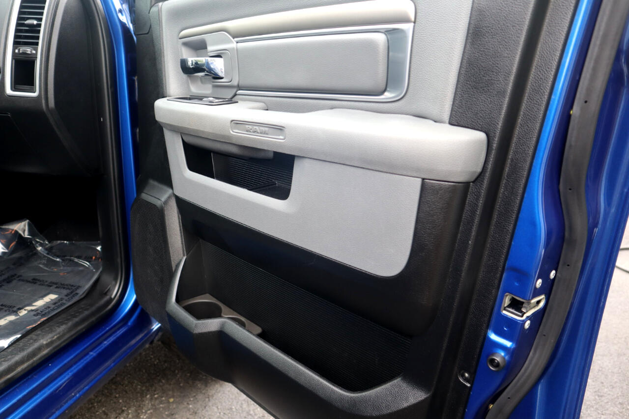 RAM 1500 Classic SLT 4x4 Crew Cab 6'4" Box 2019