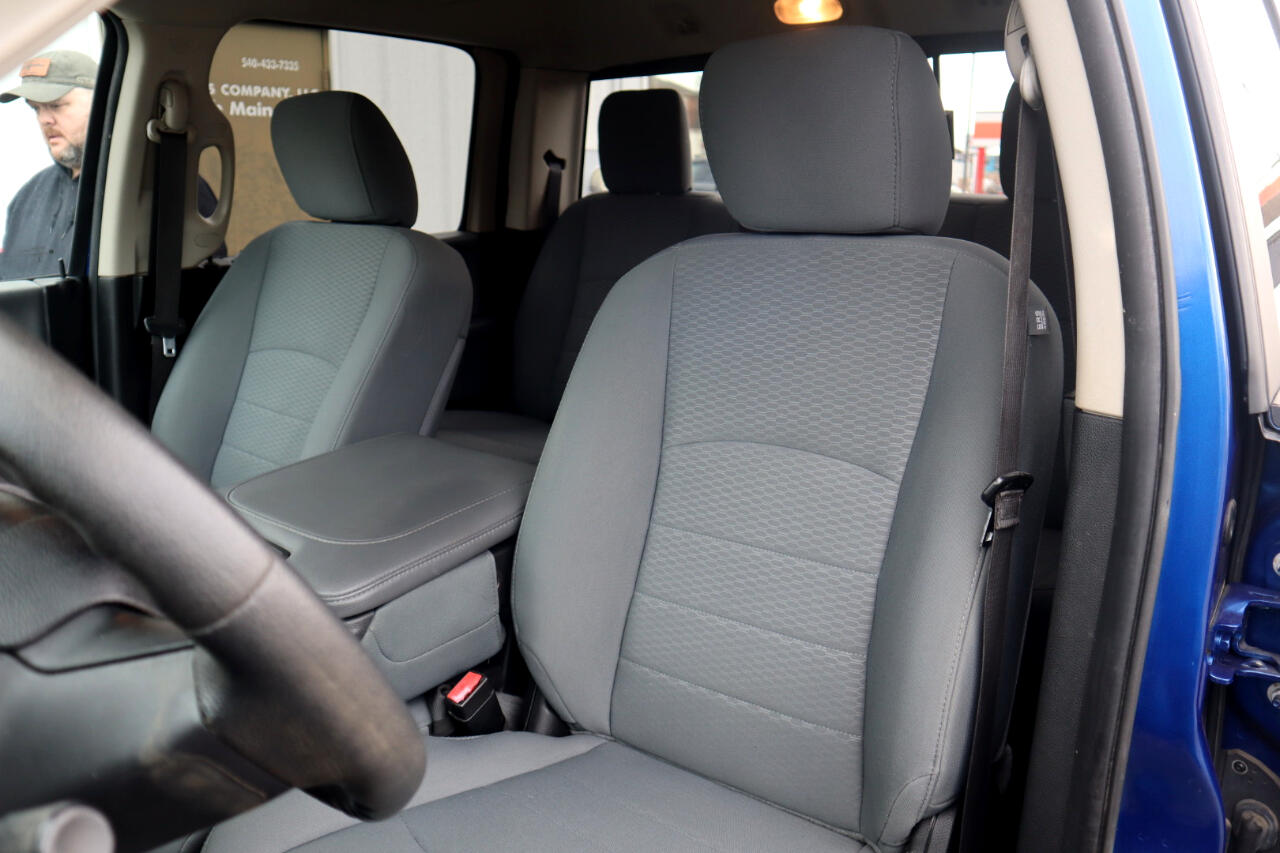 RAM 1500 Classic SLT 4x4 Crew Cab 6'4" Box 2019