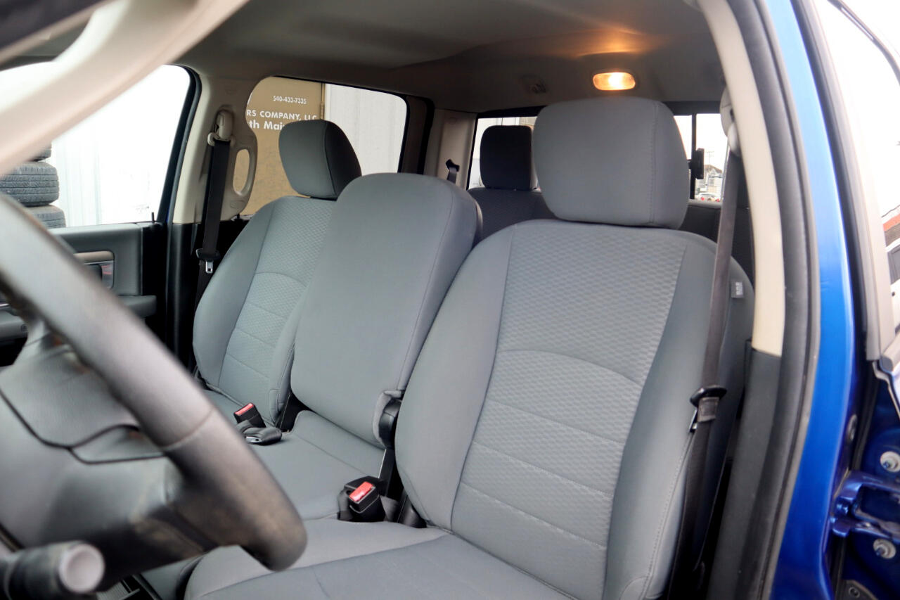 RAM 1500 Classic SLT 4x4 Crew Cab 6'4" Box 2019