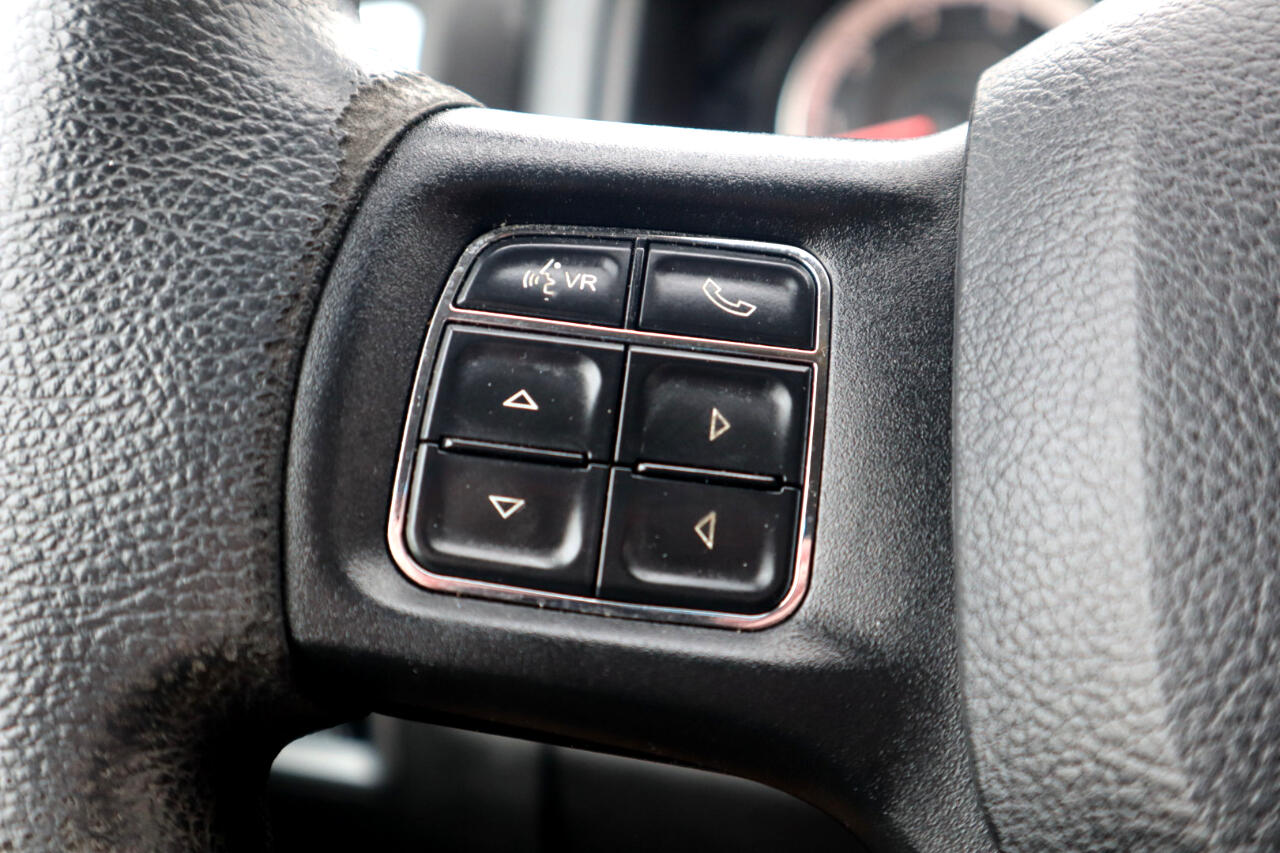 RAM 1500 Classic SLT 4x4 Crew Cab 6'4" Box 2019