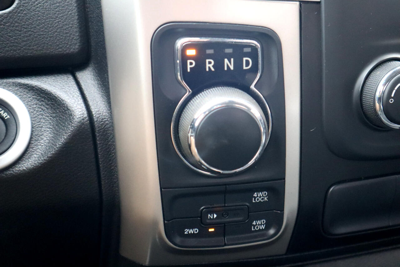 RAM 1500 Classic SLT 4x4 Crew Cab 6'4" Box 2019