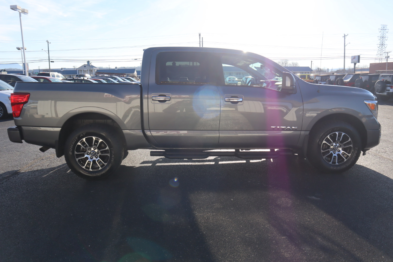 Nissan Titan 4x4 Crew Cab SV 2021