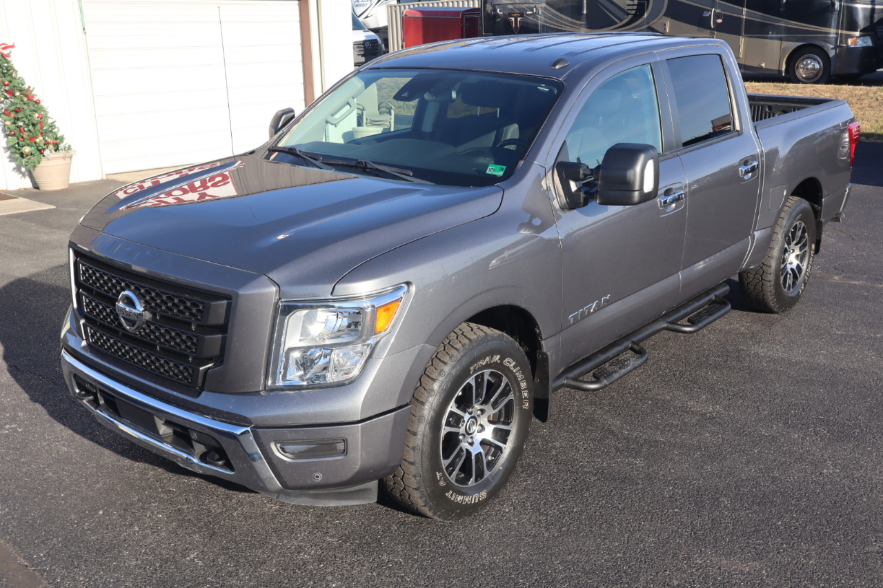 Nissan Titan 4x4 Crew Cab SV 2021