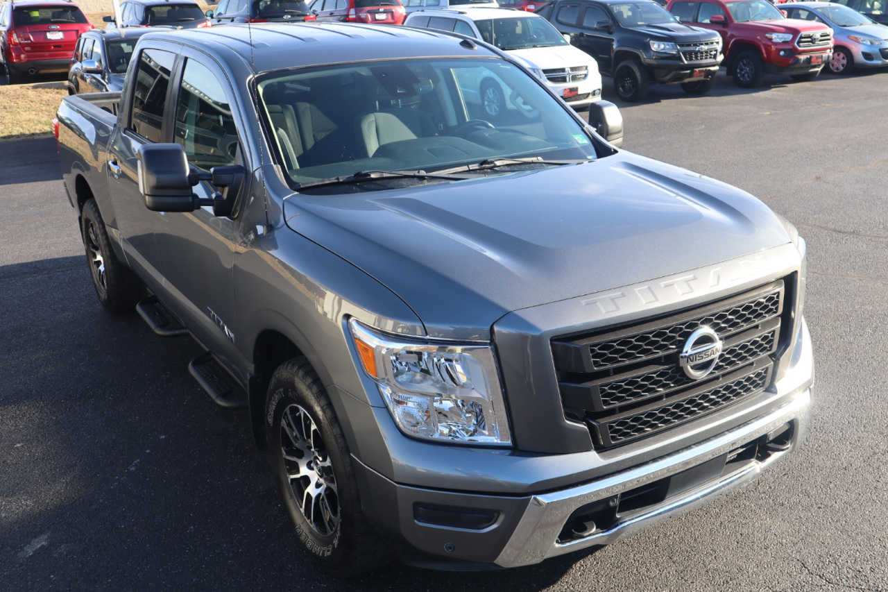 Nissan Titan 4x4 Crew Cab SV 2021