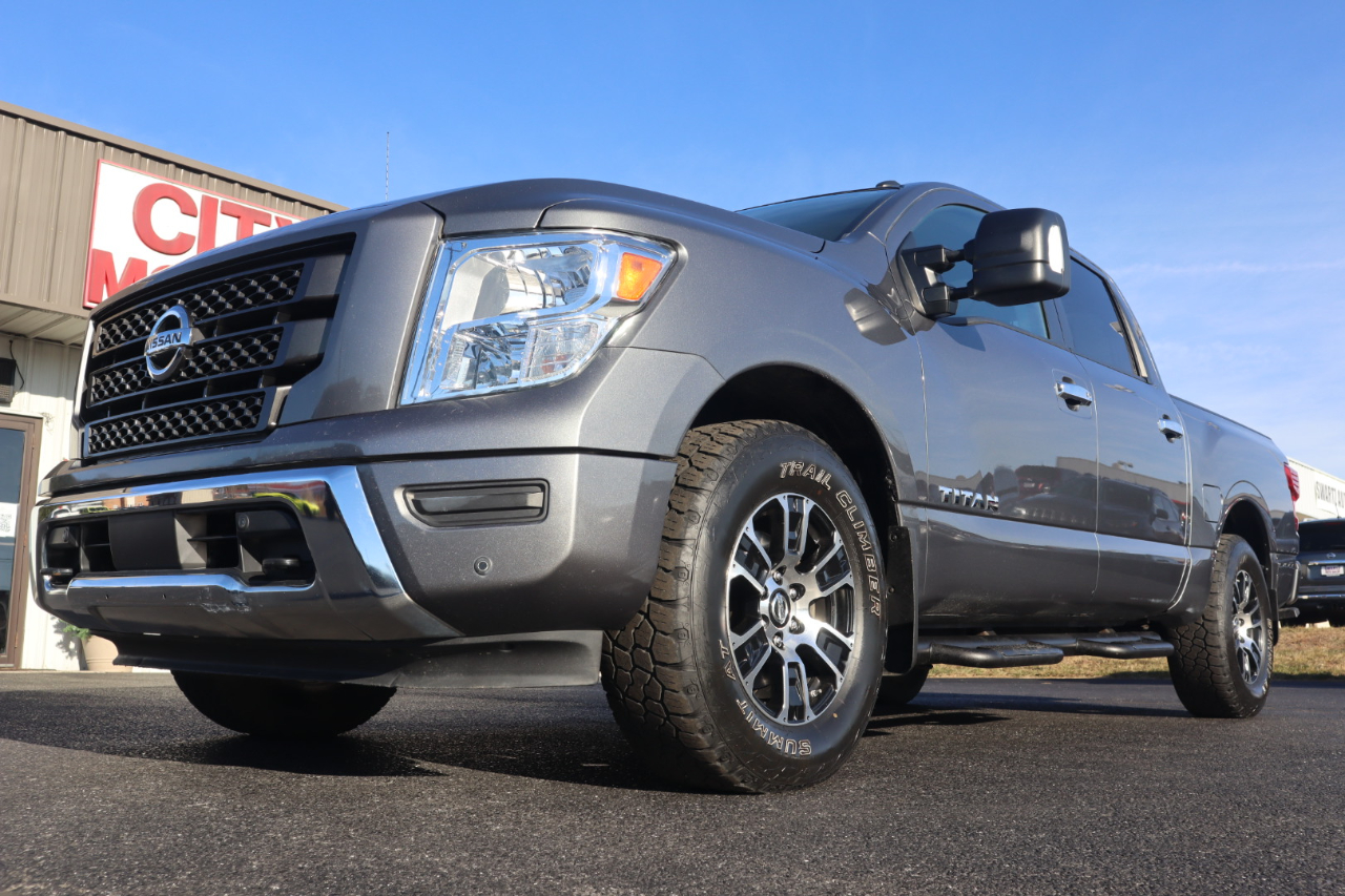 Nissan Titan 4x4 Crew Cab SV 2021