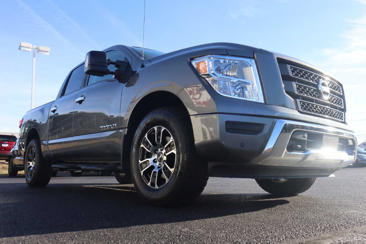 Nissan Titan 4x4 Crew Cab SV 2021