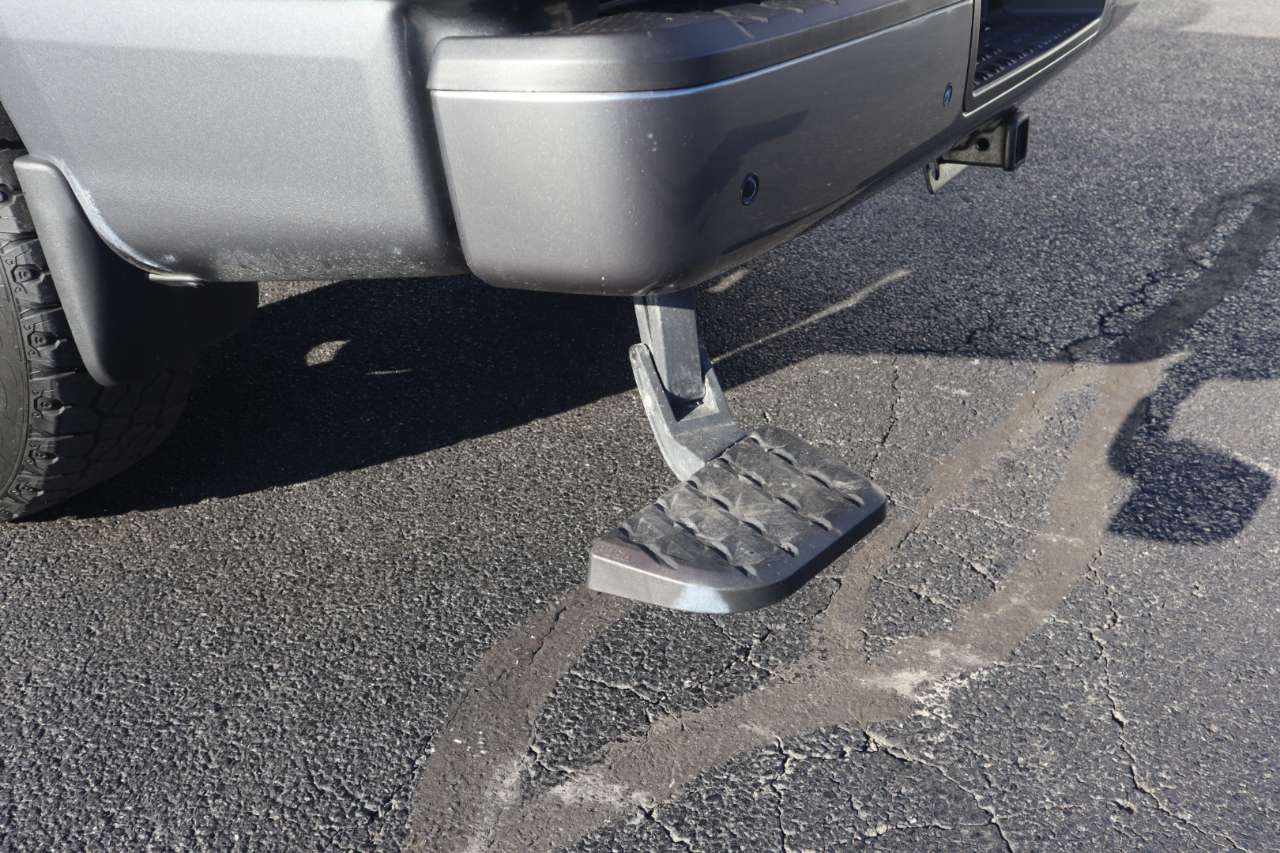 Nissan Titan 4x4 Crew Cab SV 2021