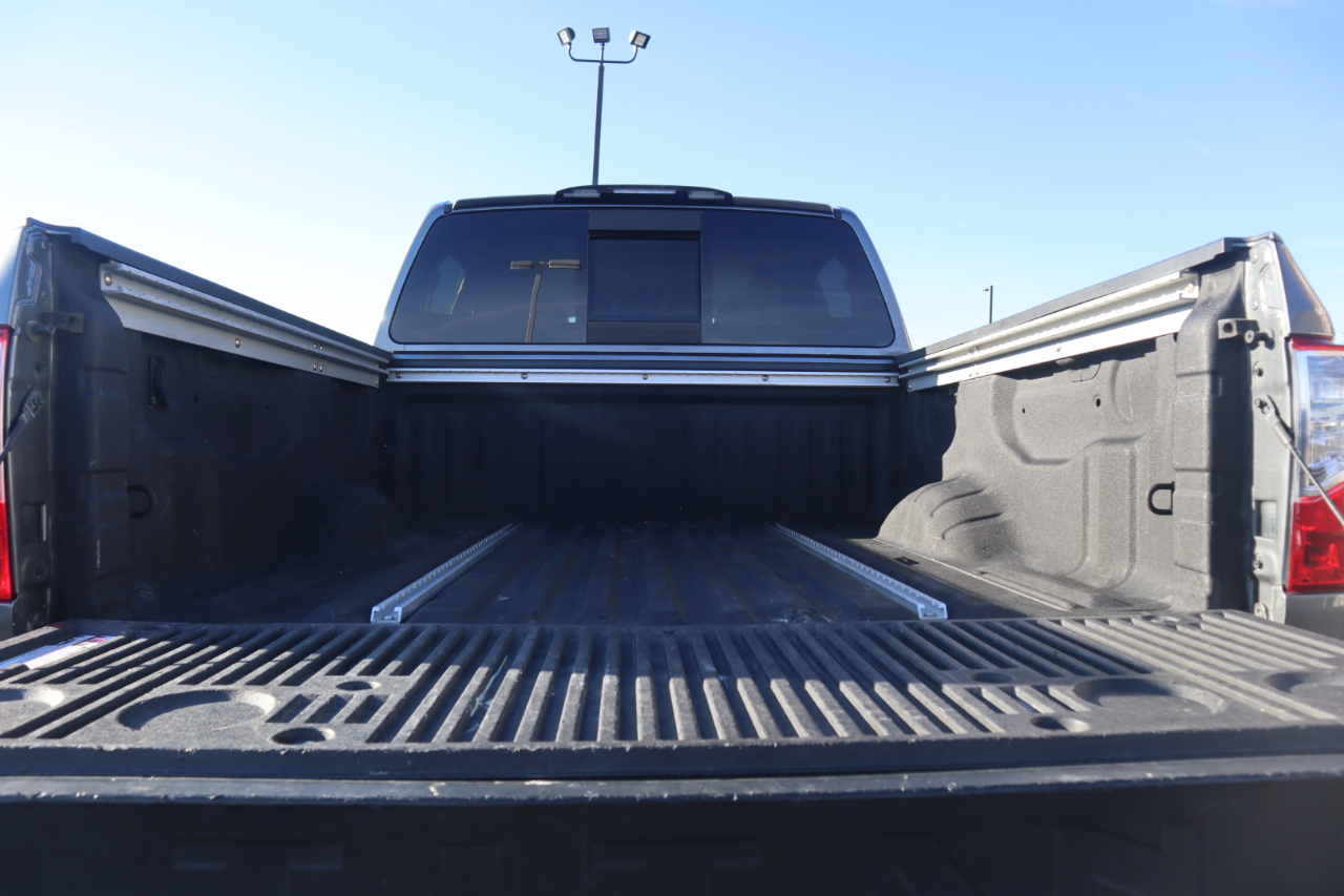 Nissan Titan 4x4 Crew Cab SV 2021