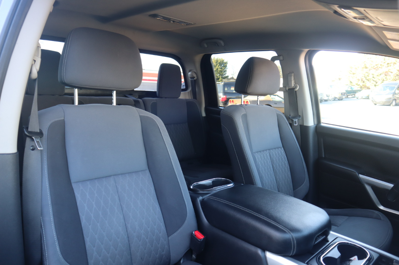 Nissan Titan 4x4 Crew Cab SV 2021