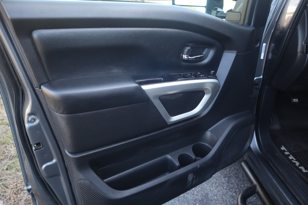 Nissan Titan 4x4 Crew Cab SV 2021