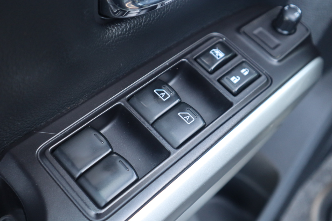 Nissan Titan 4x4 Crew Cab SV 2021