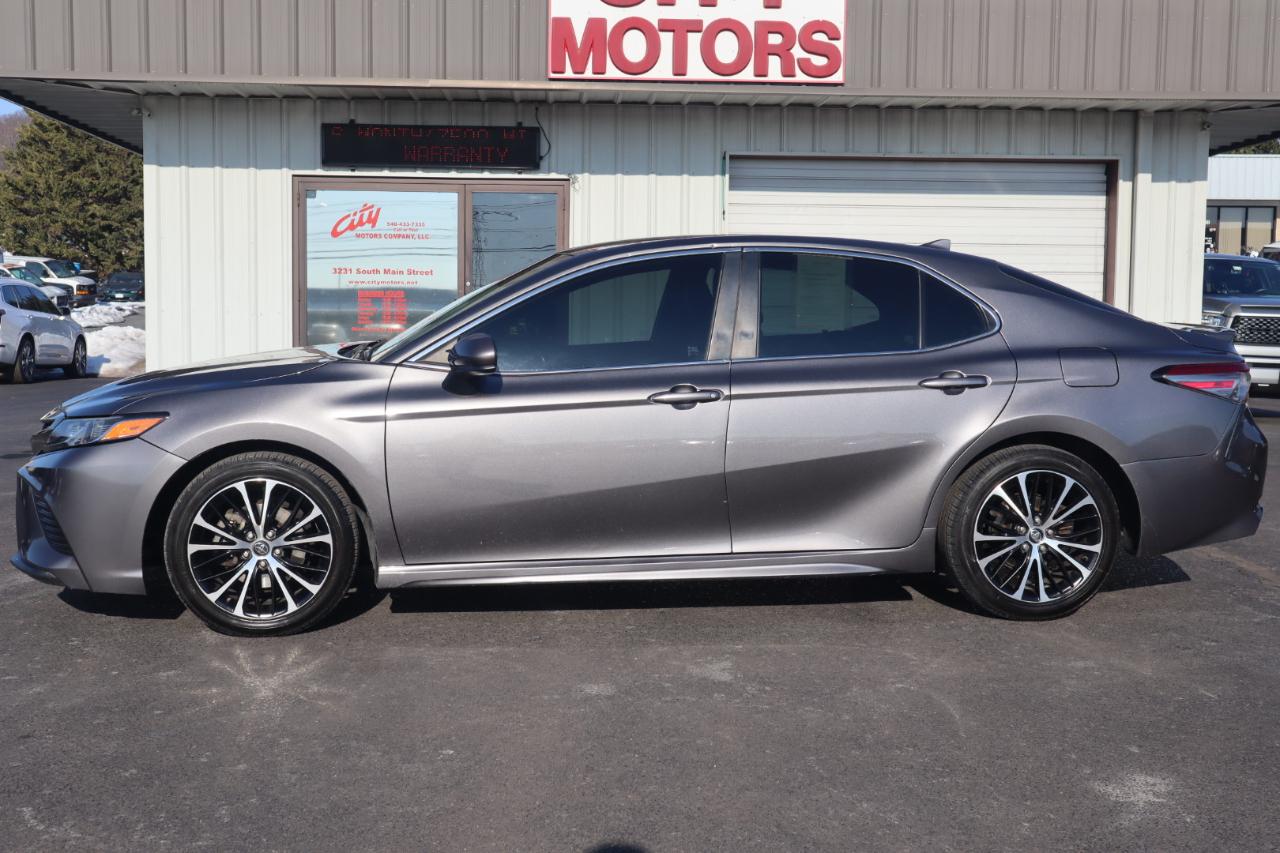 Toyota Camry SE Auto (Natl) 2019