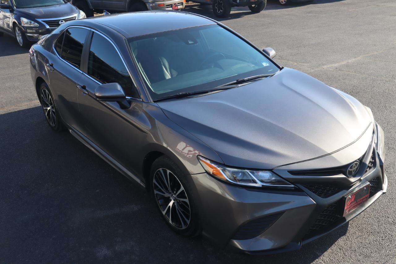 Toyota Camry SE Auto (Natl) 2019