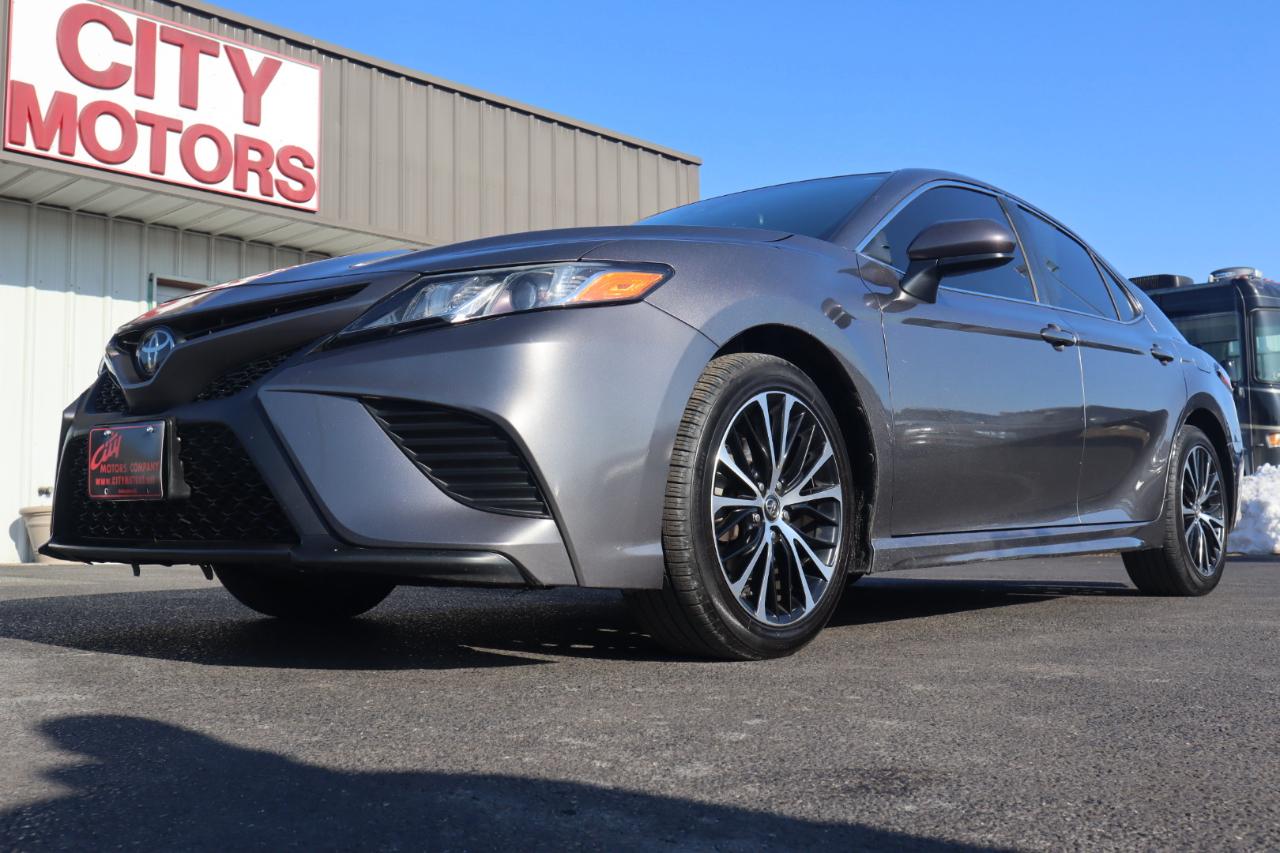 Toyota Camry SE Auto (Natl) 2019