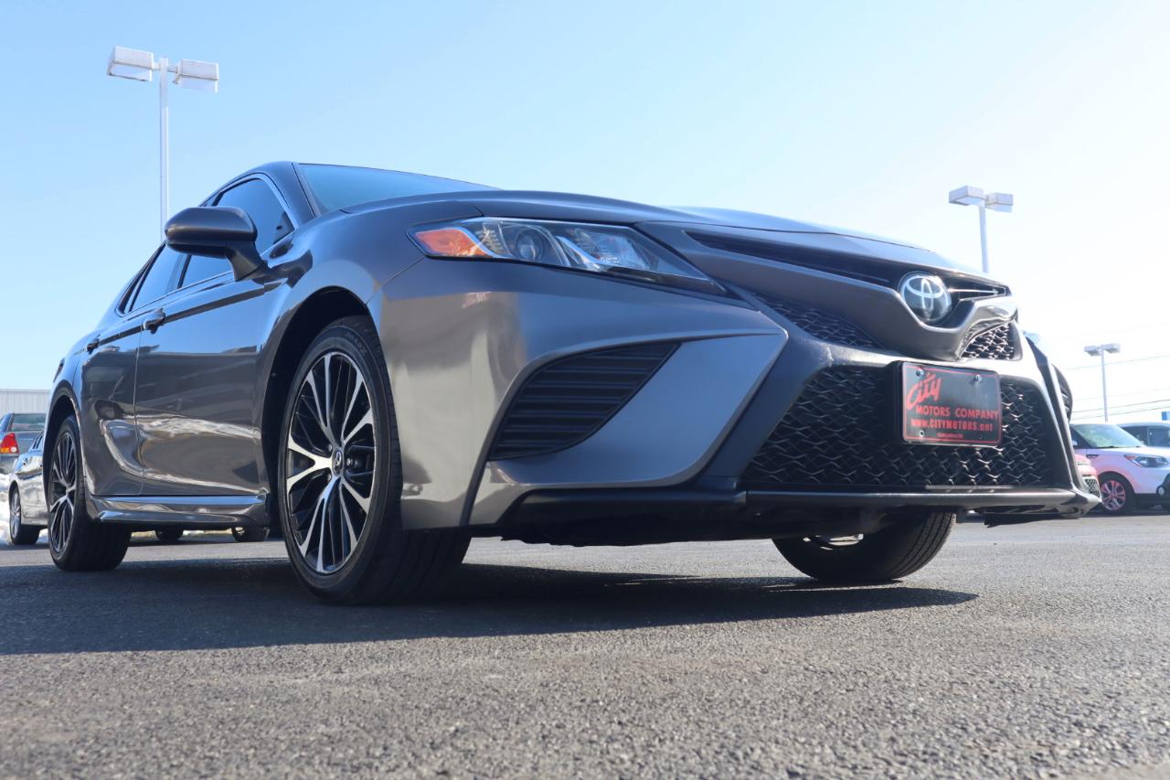 Toyota Camry SE Auto (Natl) 2019