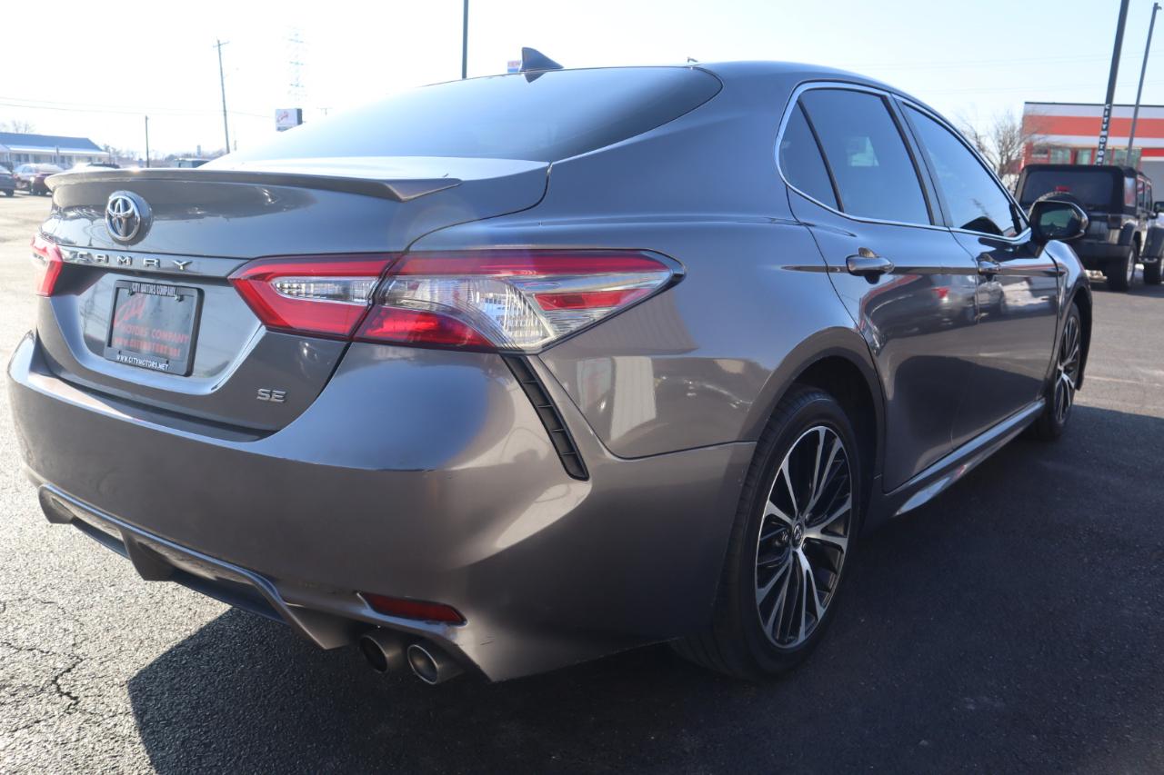 Toyota Camry SE Auto (Natl) 2019