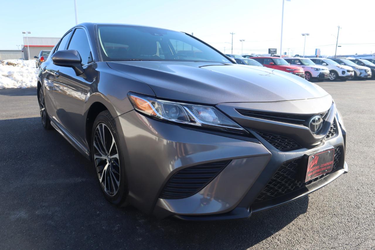 Toyota Camry SE Auto (Natl) 2019