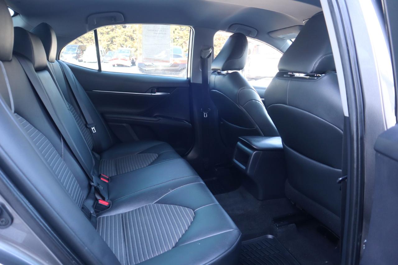 Toyota Camry SE Auto (Natl) 2019