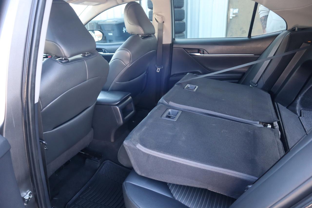 Toyota Camry SE Auto (Natl) 2019