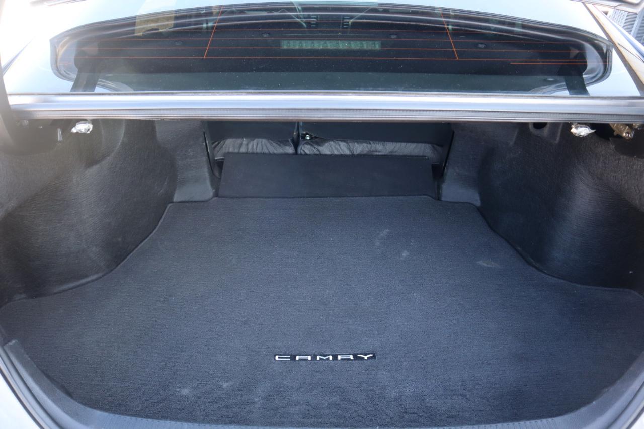 Toyota Camry SE Auto (Natl) 2019