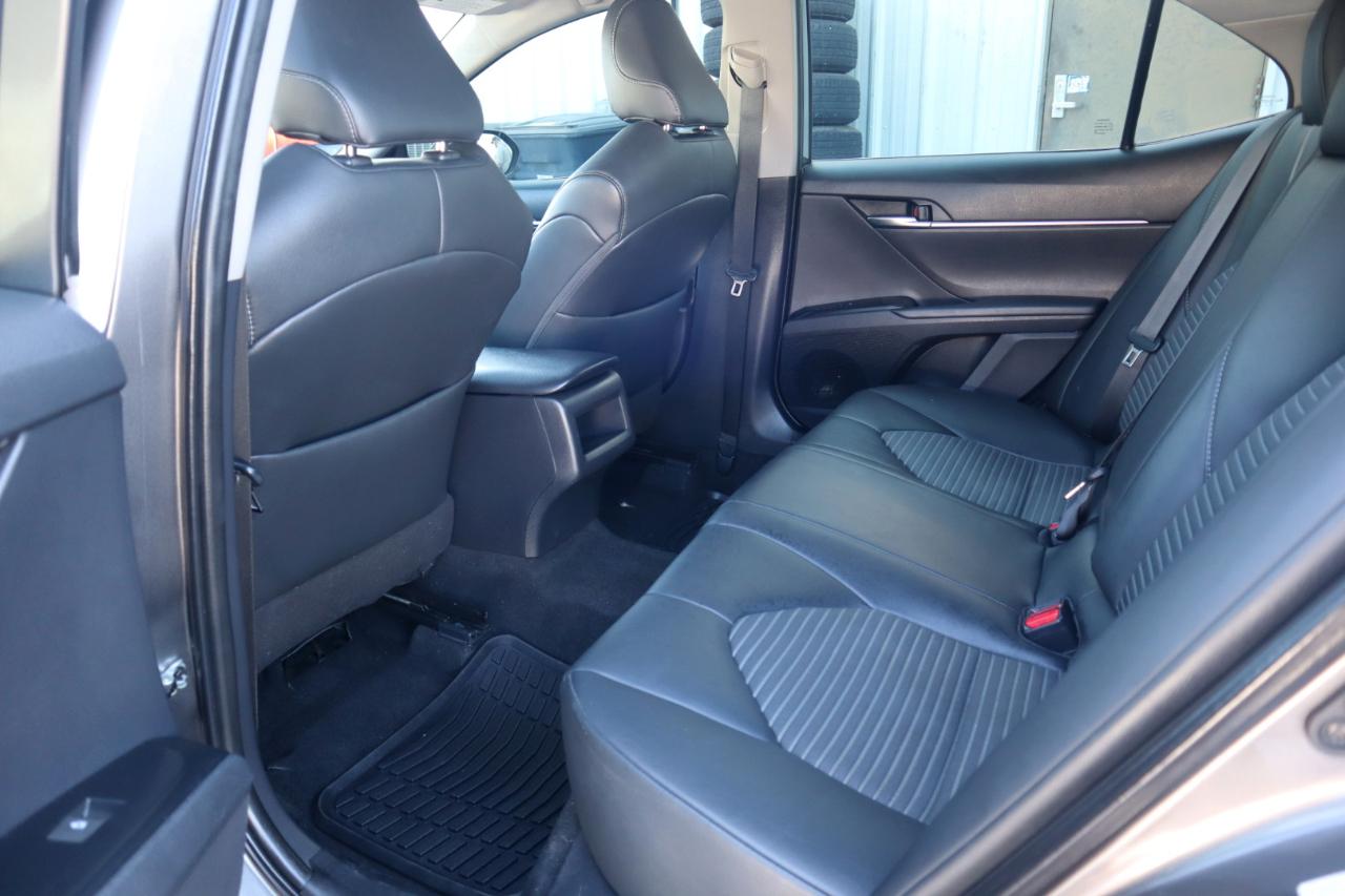 Toyota Camry SE Auto (Natl) 2019