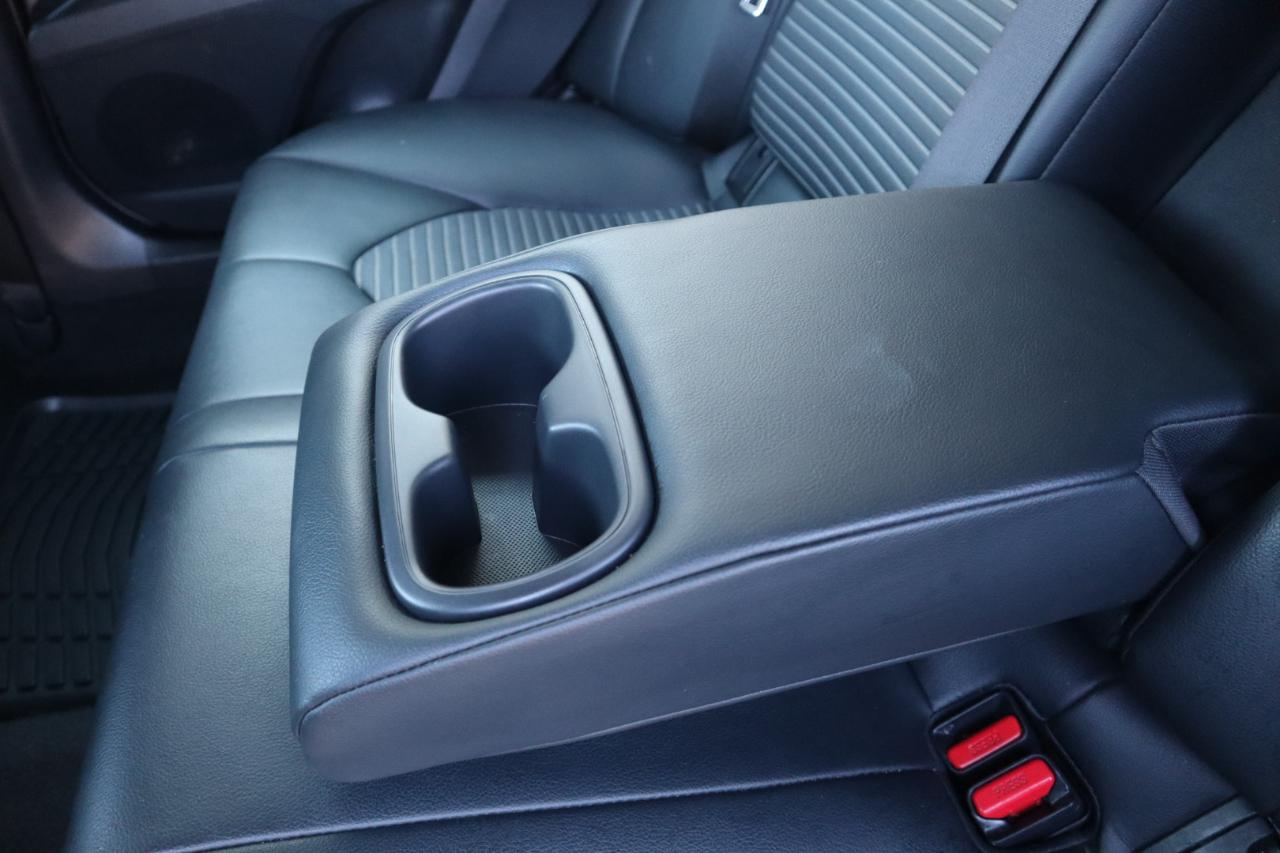 Toyota Camry SE Auto (Natl) 2019