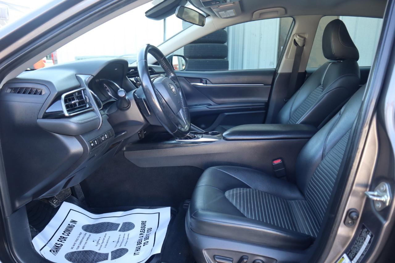 Toyota Camry SE Auto (Natl) 2019