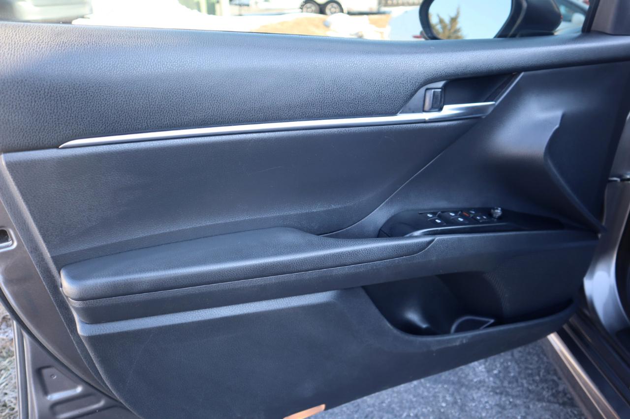 Toyota Camry SE Auto (Natl) 2019