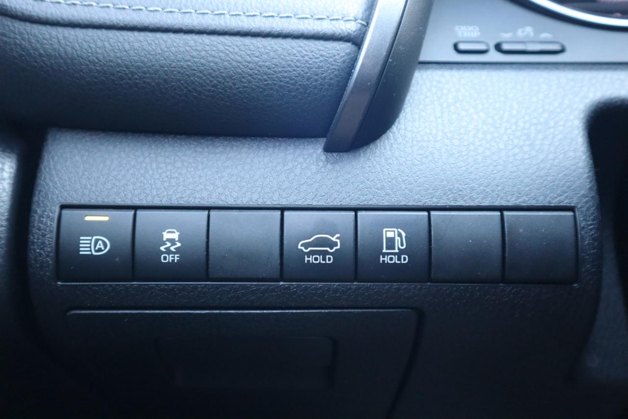 Toyota Camry SE Auto (Natl) 2019