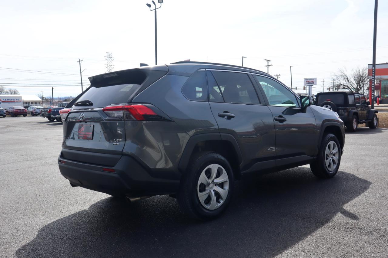 Toyota RAV4 LE AWD (Natl) 2019