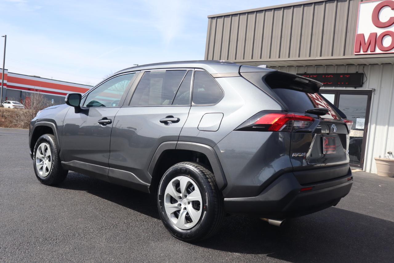 Toyota RAV4 LE AWD (Natl) 2019