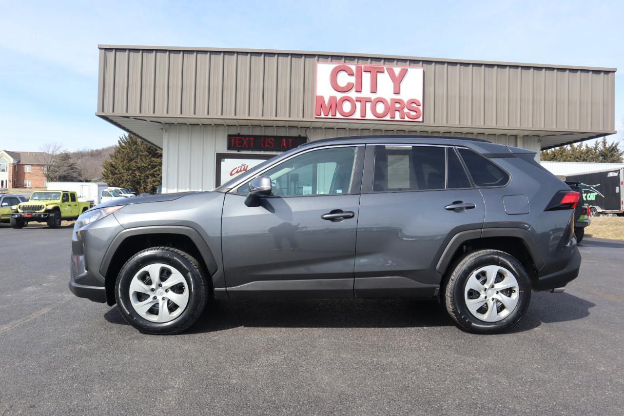 Toyota RAV4 LE AWD (Natl) 2019