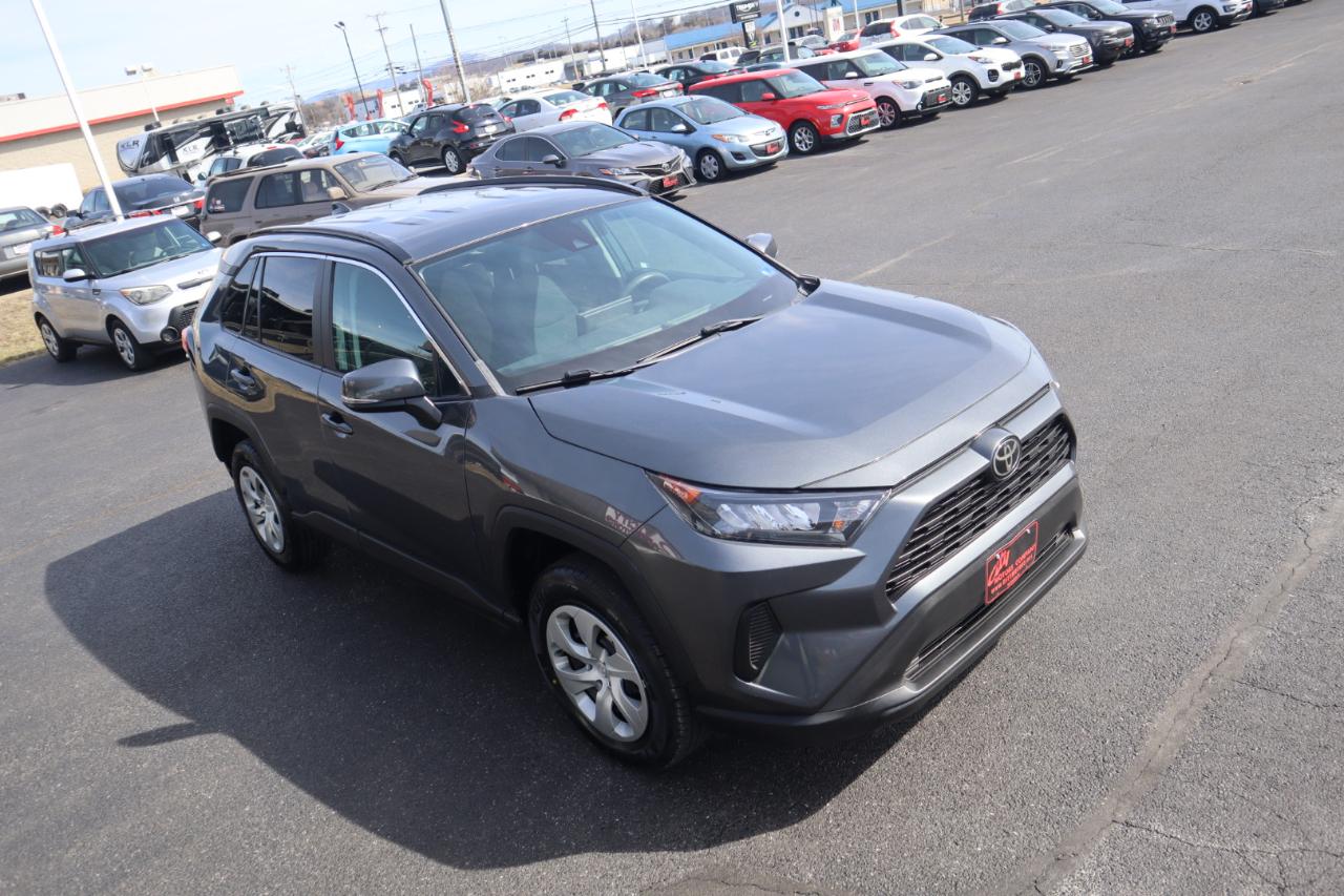 Toyota RAV4 LE AWD (Natl) 2019