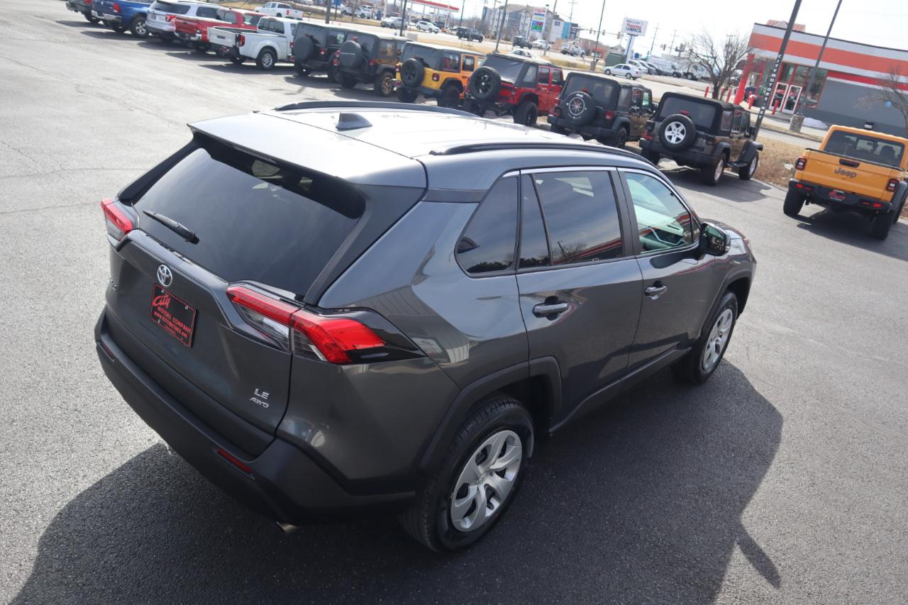 Toyota RAV4 LE AWD (Natl) 2019
