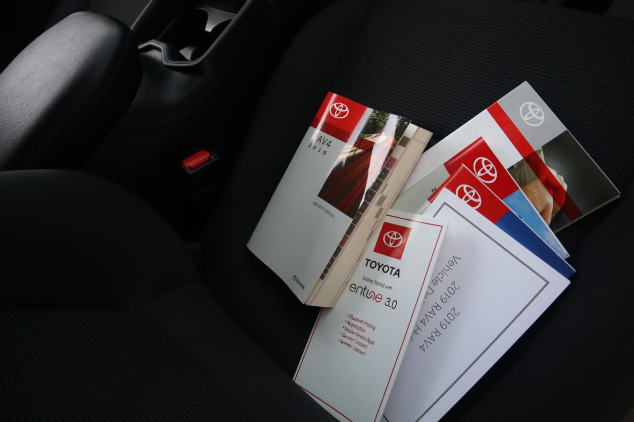 Toyota RAV4 LE AWD (Natl) 2019