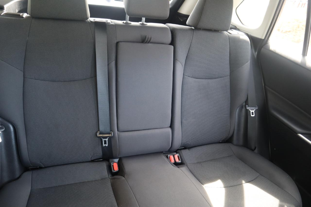 Toyota RAV4 LE AWD (Natl) 2019