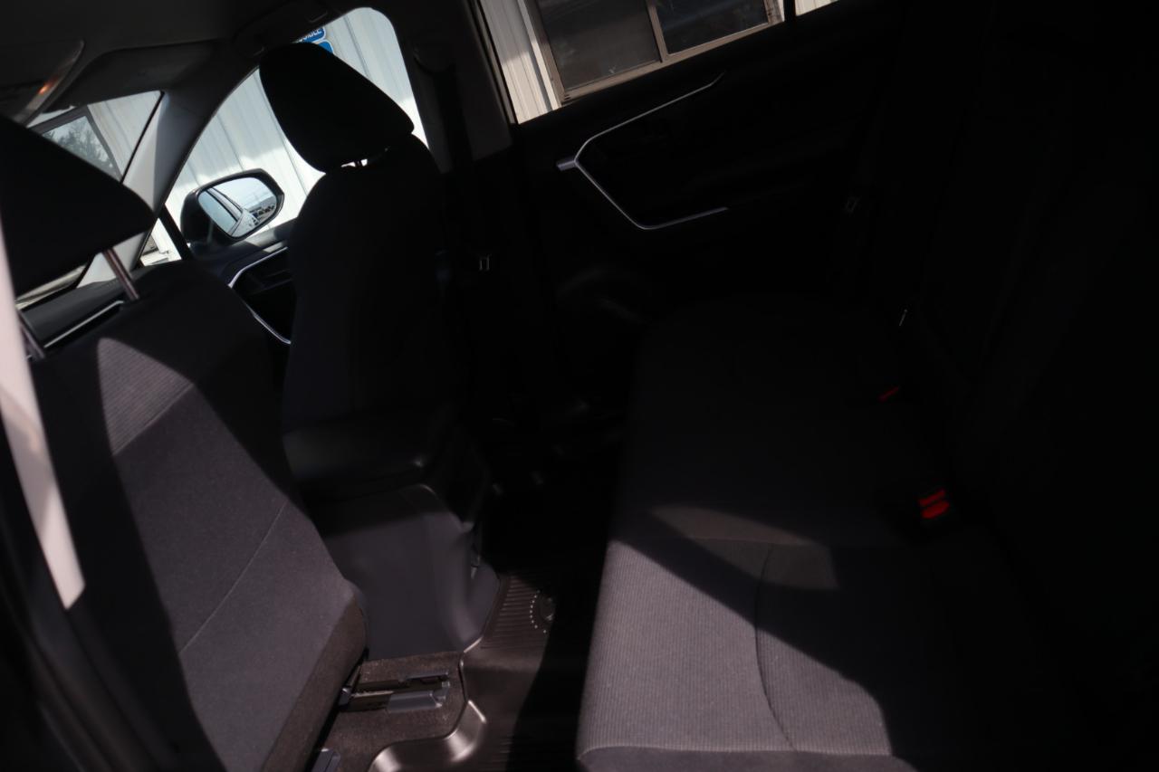 Toyota RAV4 LE AWD (Natl) 2019