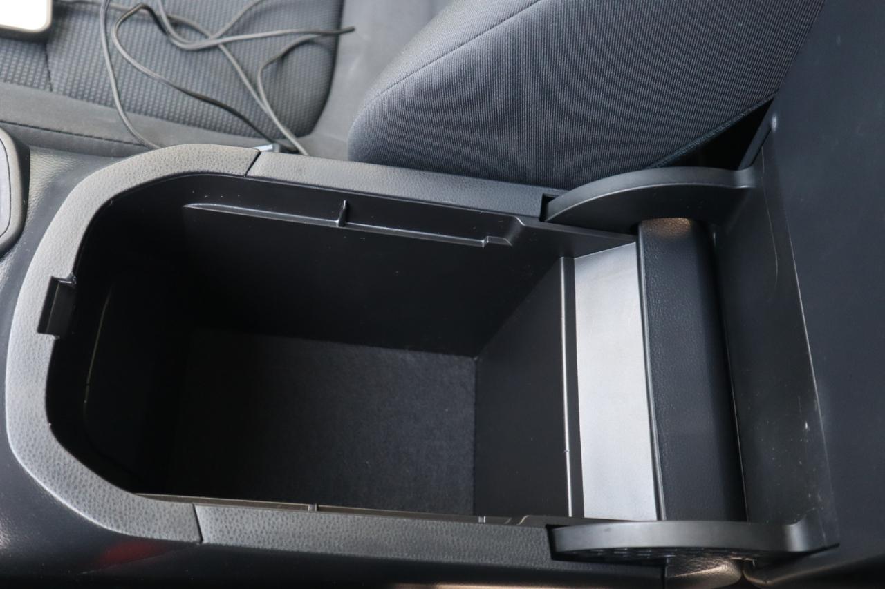 Toyota RAV4 LE AWD (Natl) 2019