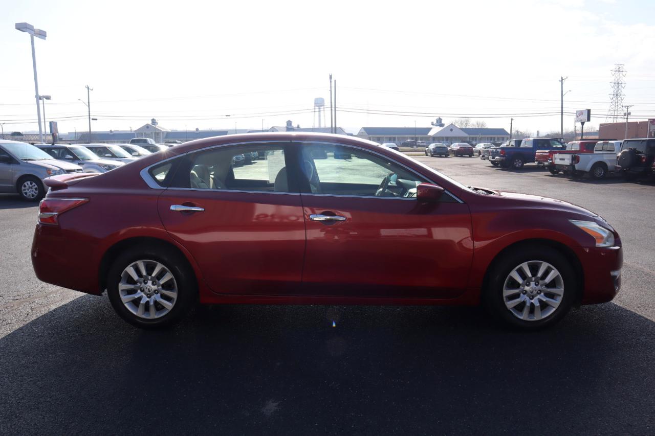 Nissan Altima 4dr Sdn I4 2.5 S 2013