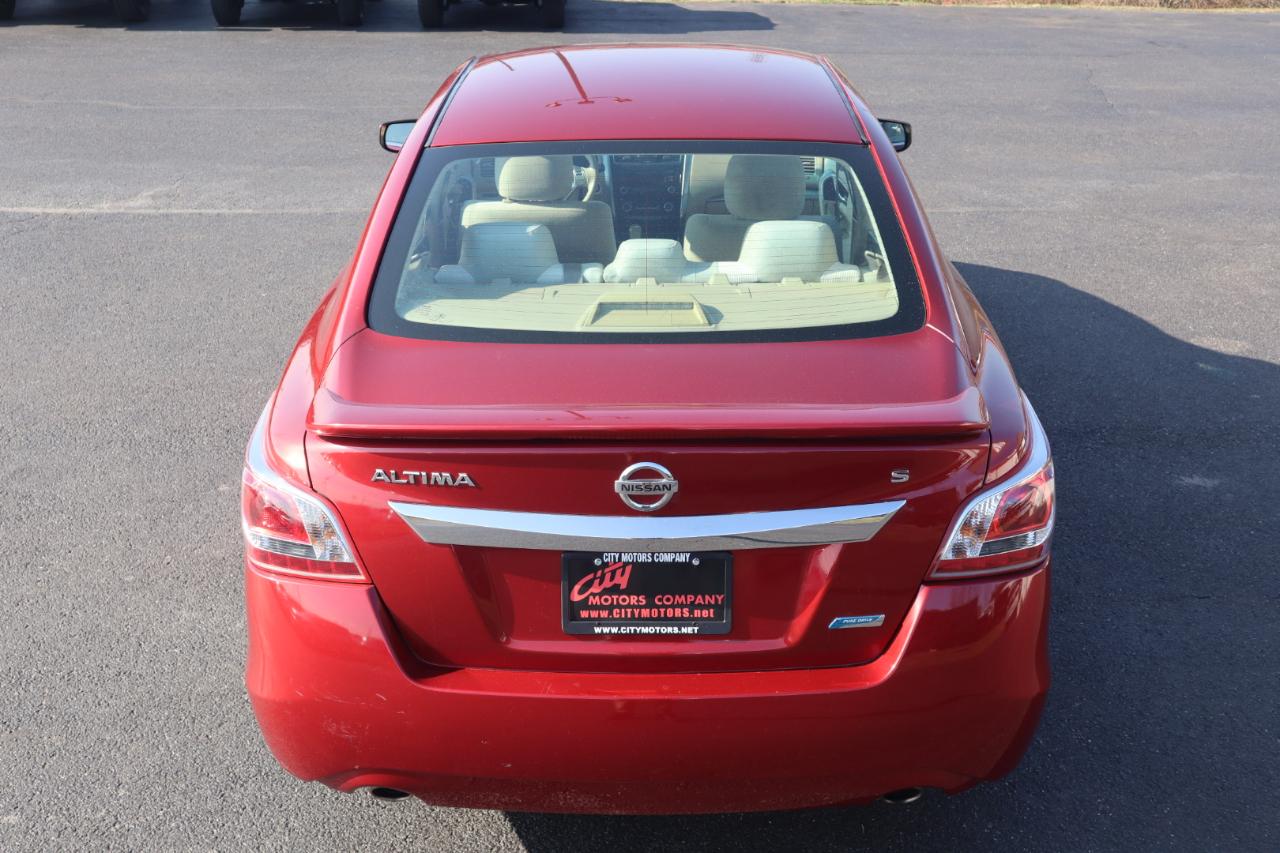 Nissan Altima 4dr Sdn I4 2.5 S 2013