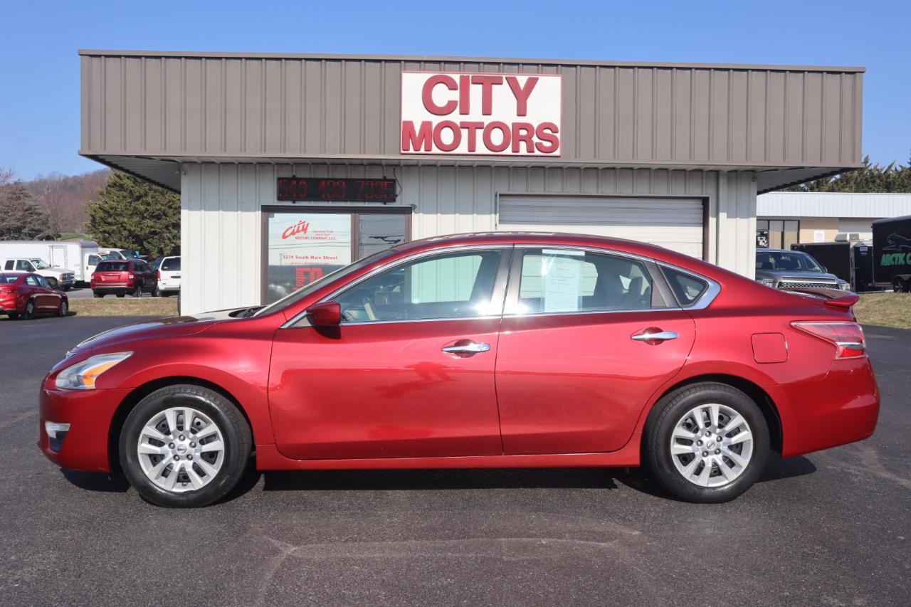 Nissan Altima 4dr Sdn I4 2.5 S 2013