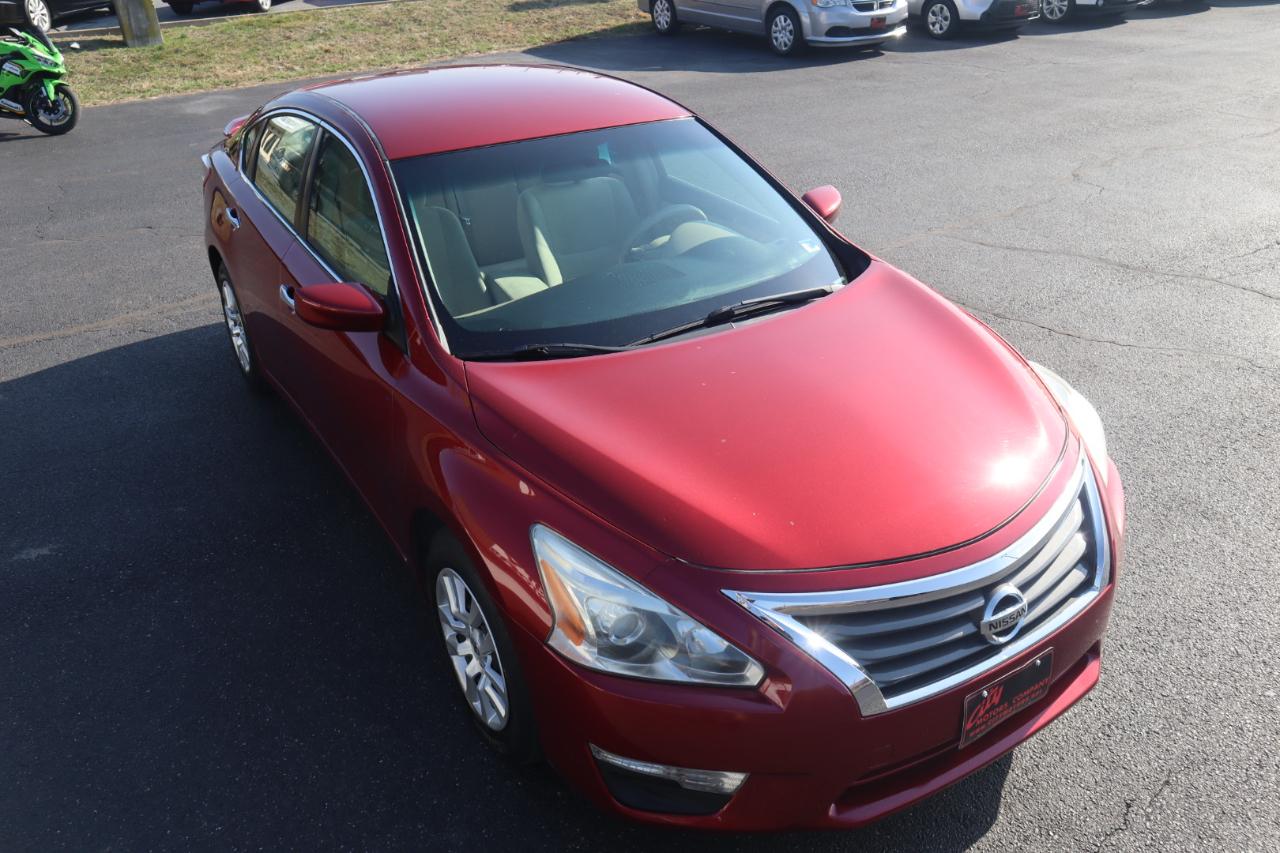 Nissan Altima 4dr Sdn I4 2.5 S 2013