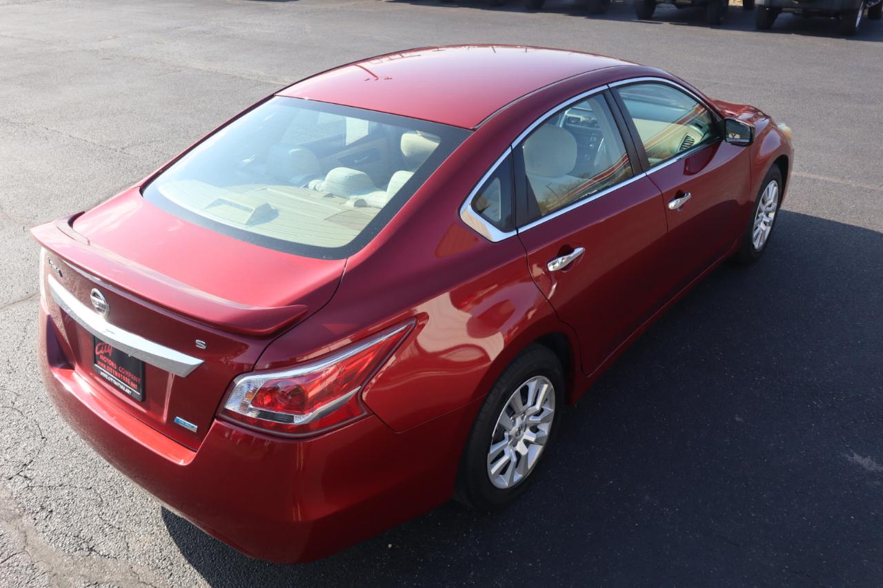 Nissan Altima 4dr Sdn I4 2.5 S 2013