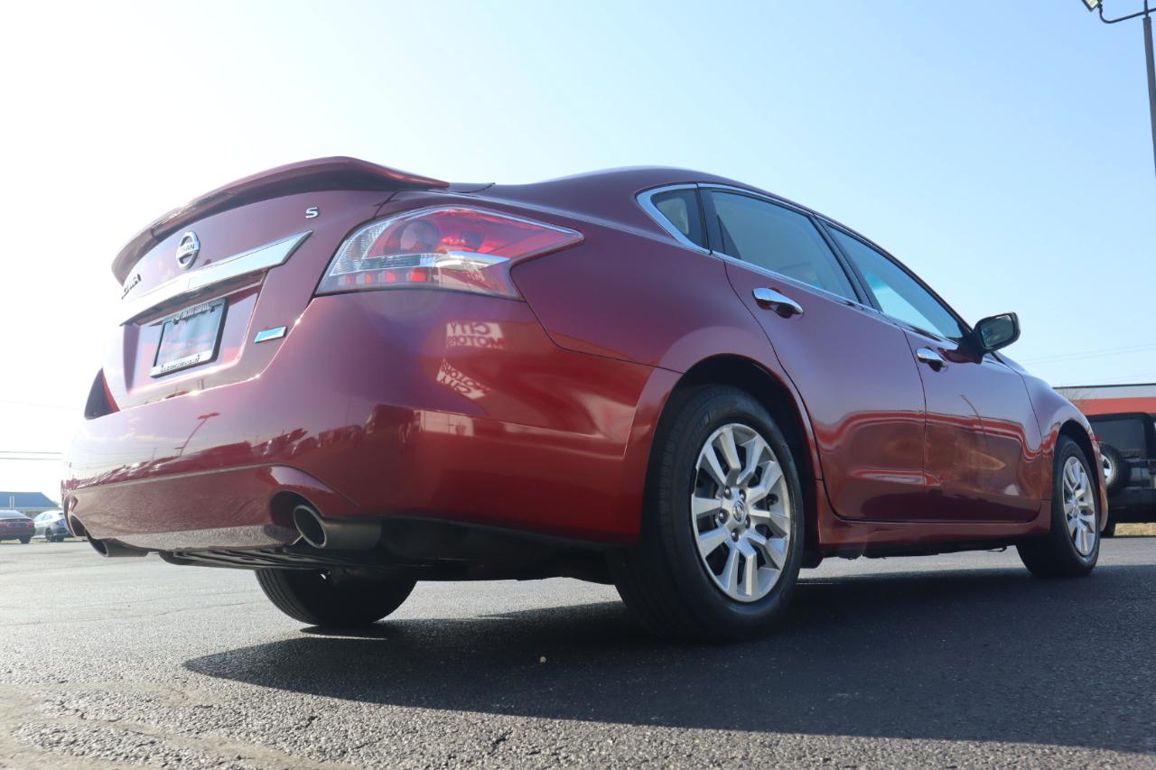 Nissan Altima 4dr Sdn I4 2.5 S 2013