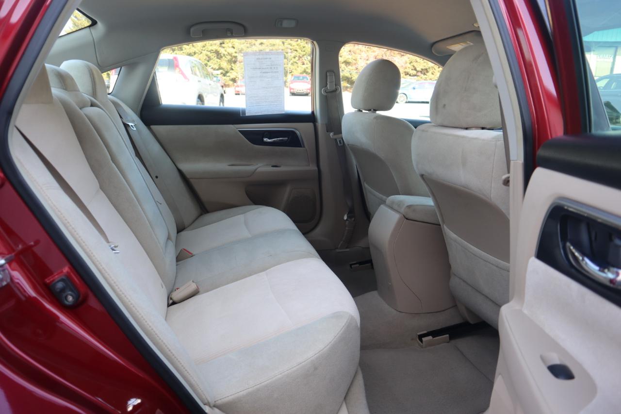 Nissan Altima 4dr Sdn I4 2.5 S 2013