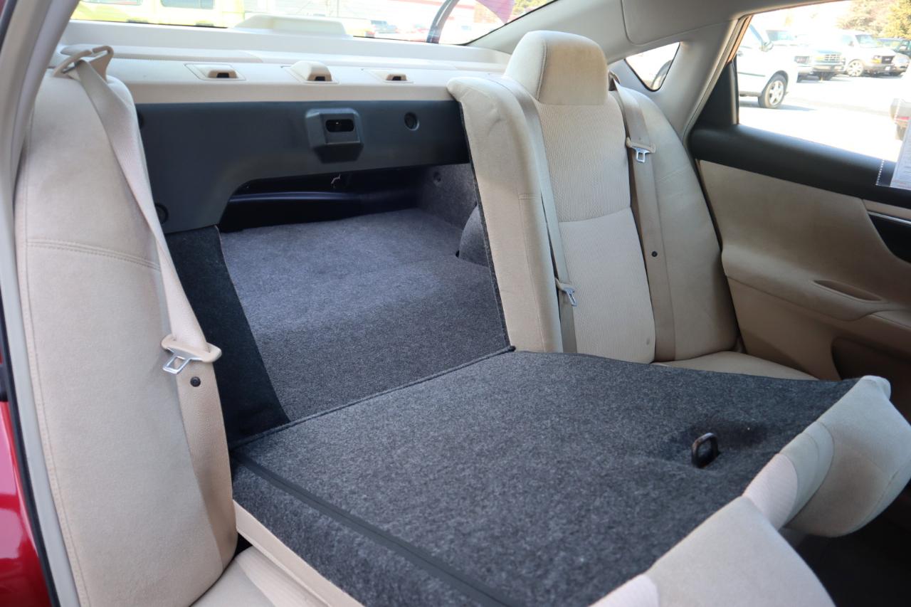 Nissan Altima 4dr Sdn I4 2.5 S 2013