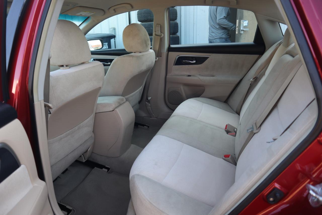 Nissan Altima 4dr Sdn I4 2.5 S 2013